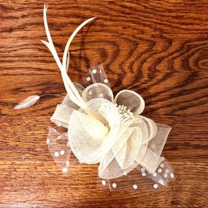 Beautiful handmade fascinator/pin
